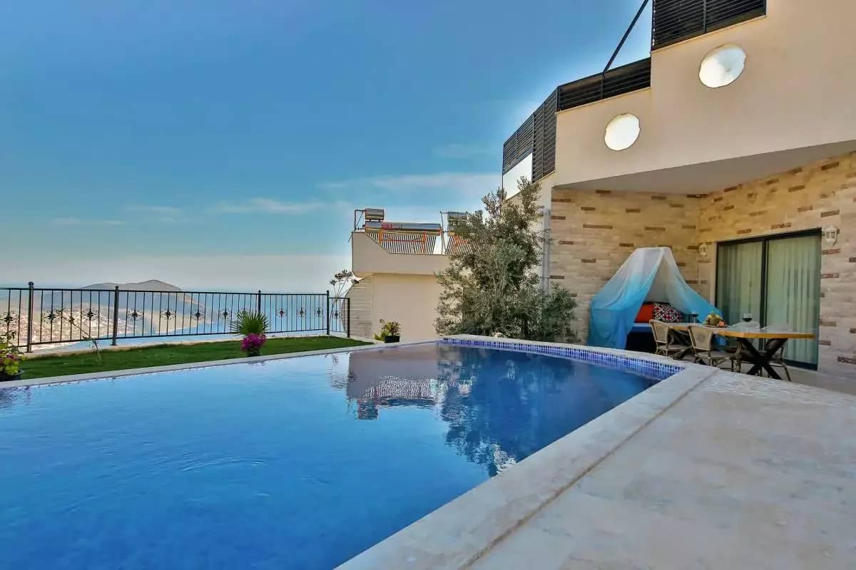 Villa Antik 2