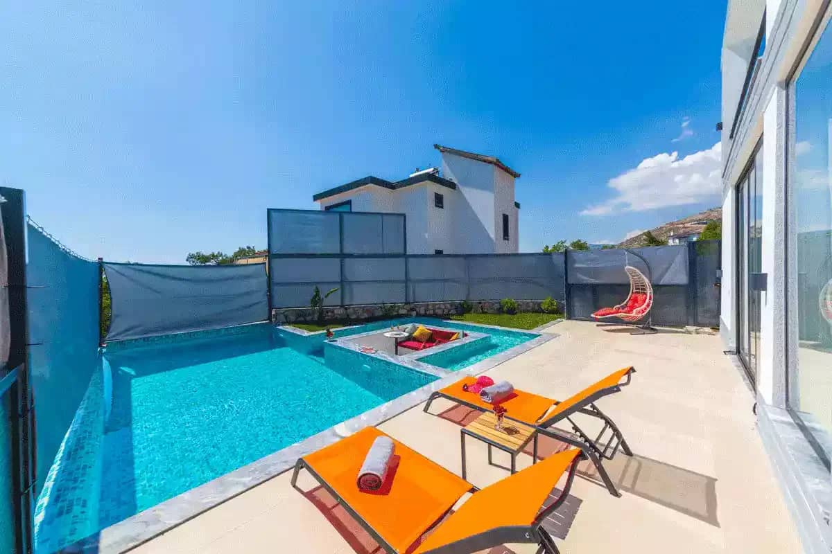 Villa Sister 3