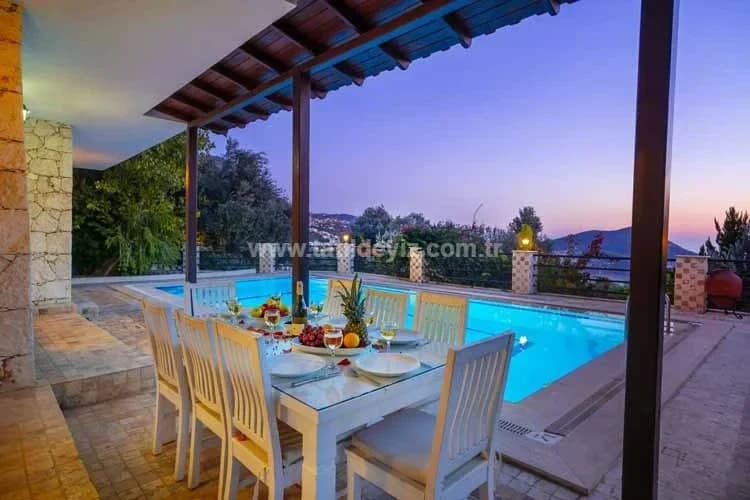 Villa Otantik 9
