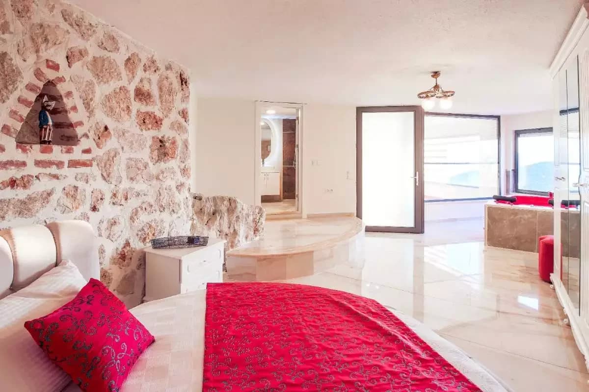Villa Stone Heart 6
