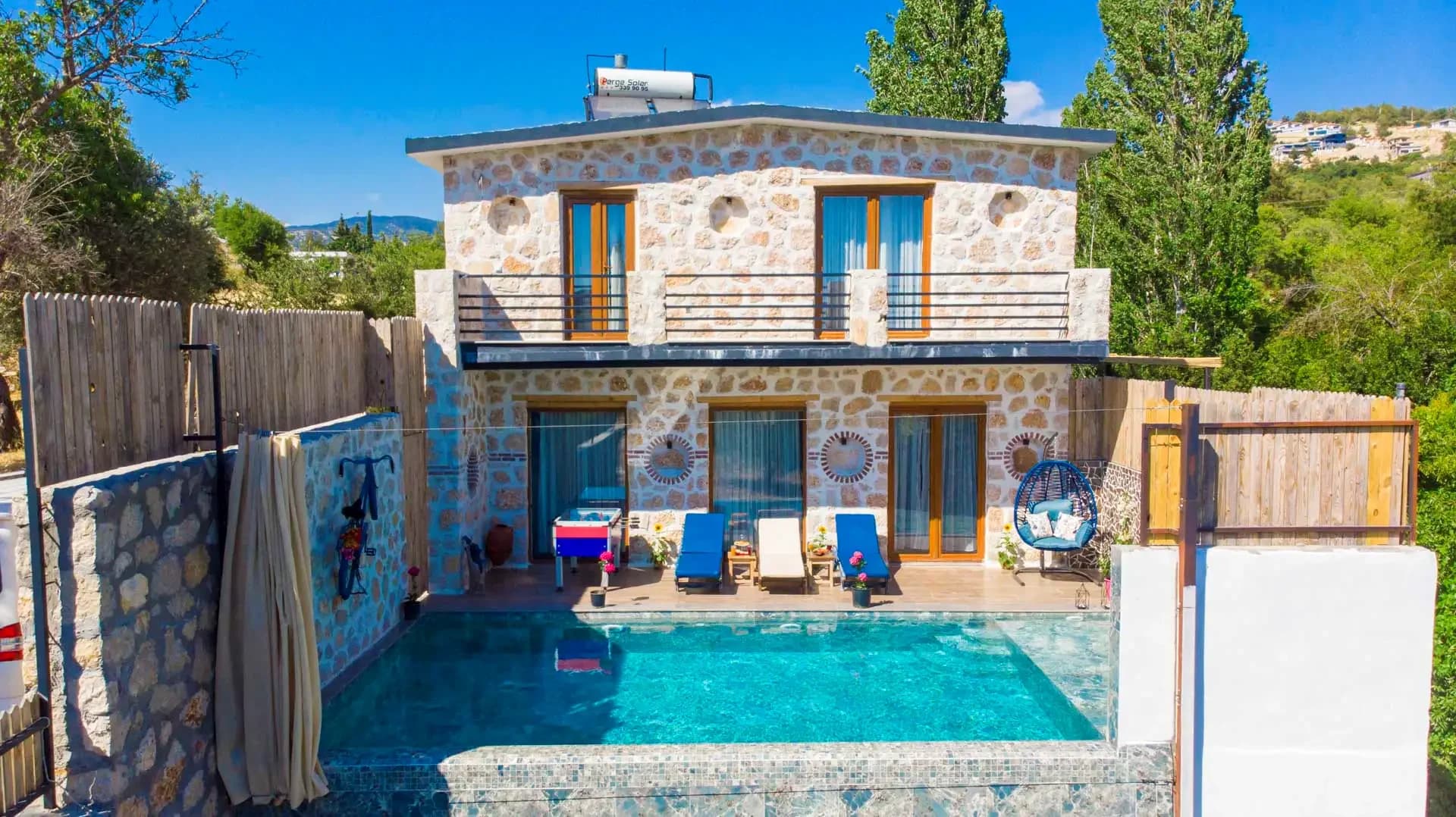Villa Family 6