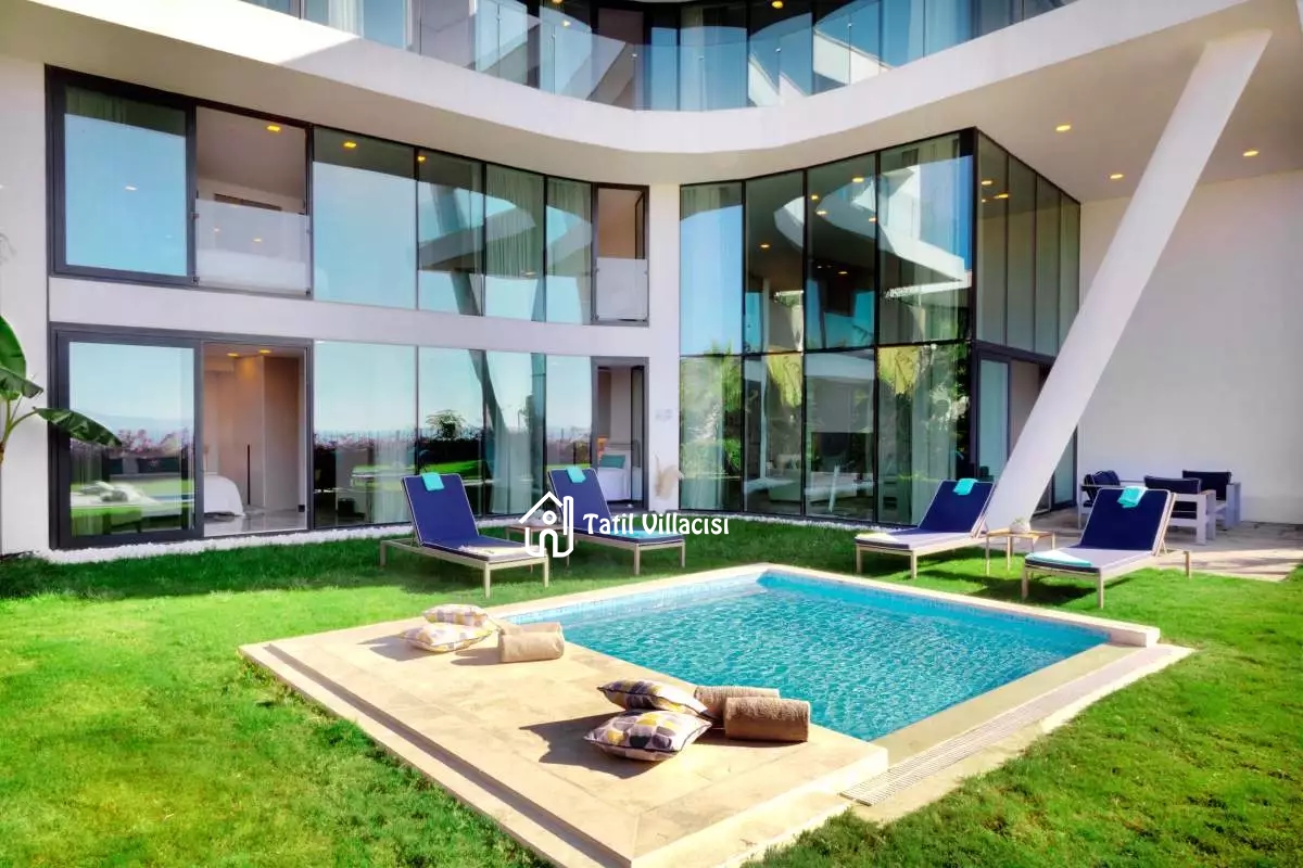Le Meridien Jacuzzi Garden Villa