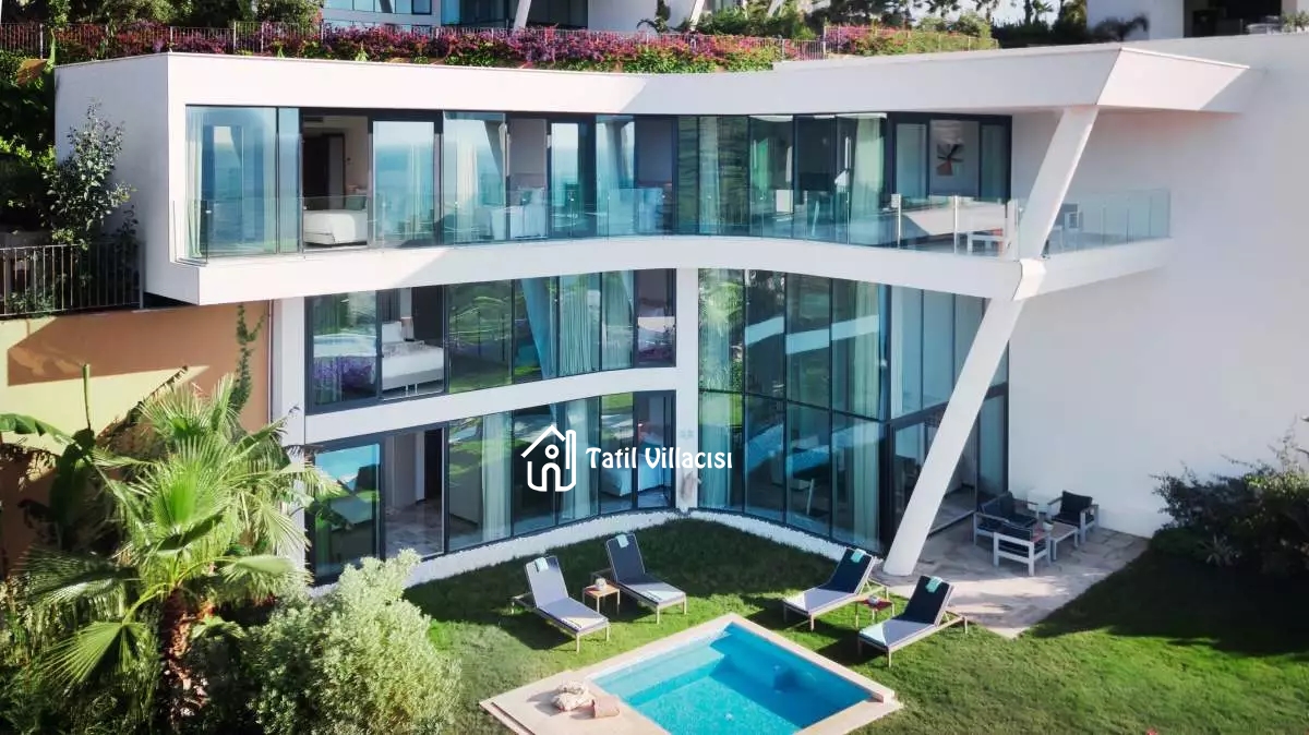 Le Meridien Jacuzzi Garden Villa