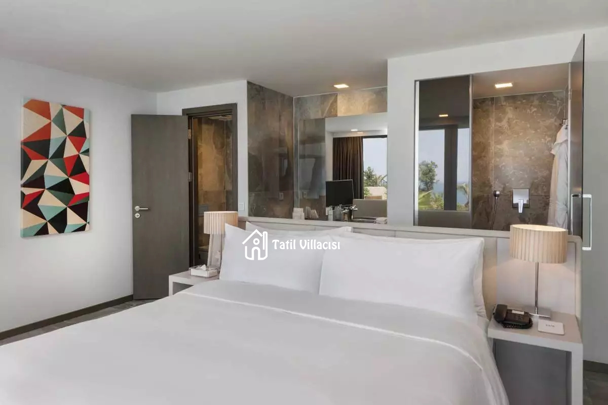 Le Meridien Jacuzzi Garden Villa
