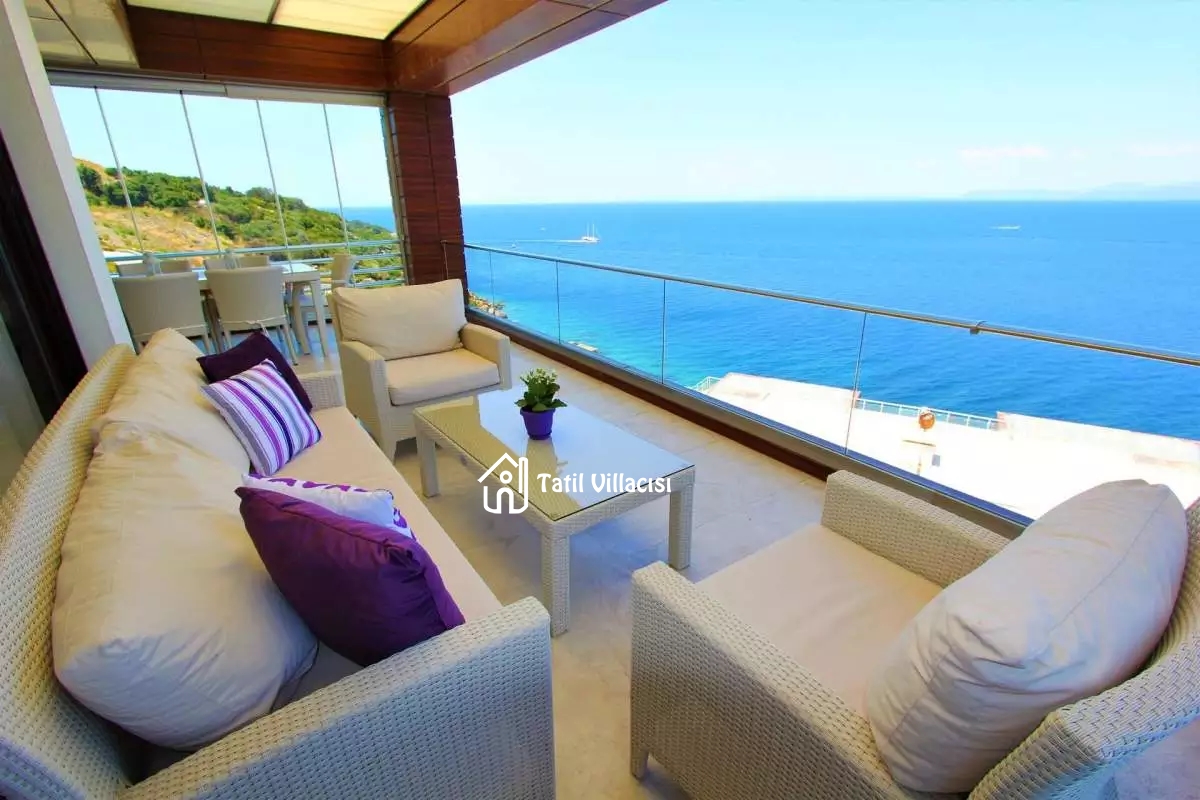 Residence Blue