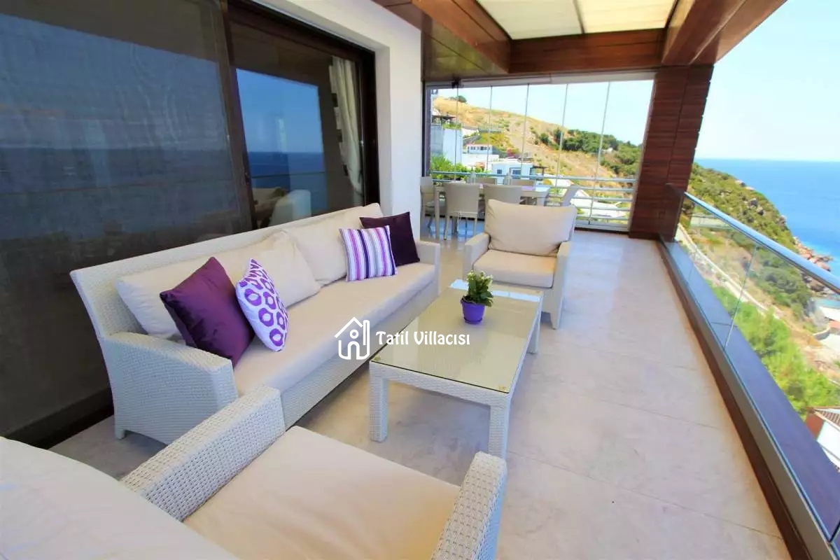 Residence Blue