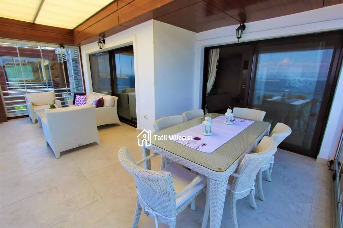 Residence Blue