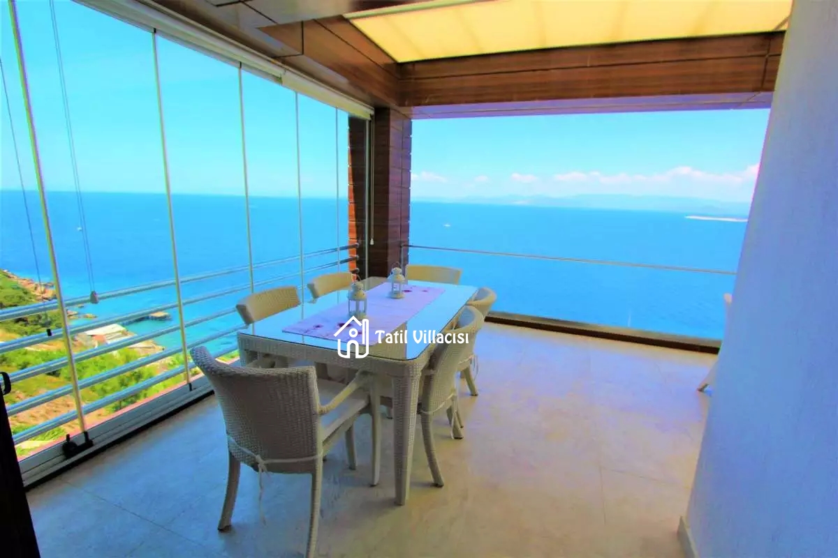 Residence Blue