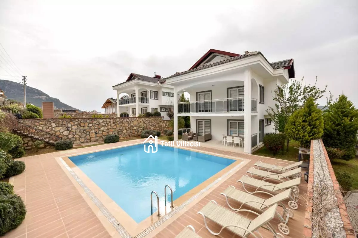 Villa Aktif