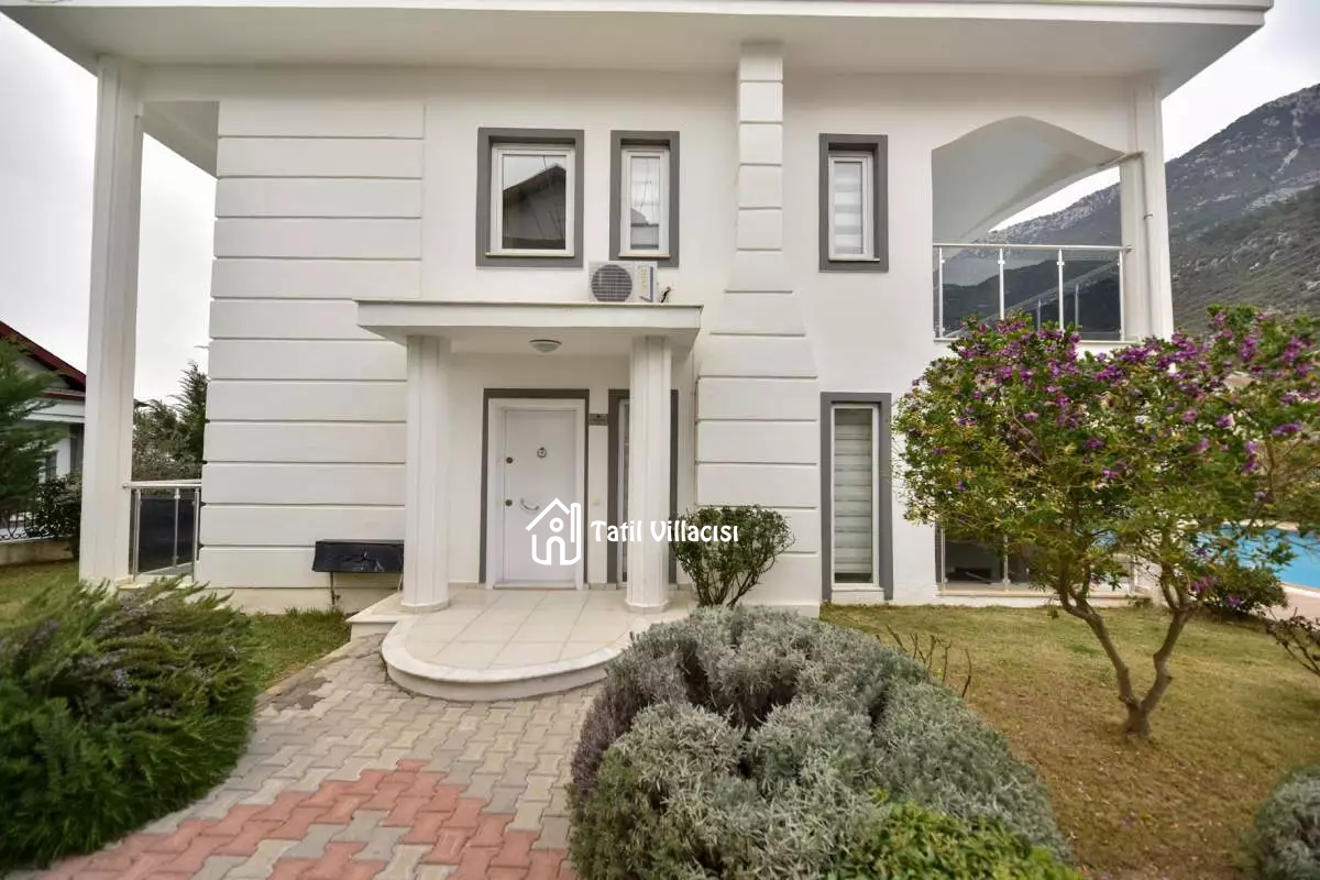 Villa Aktif
