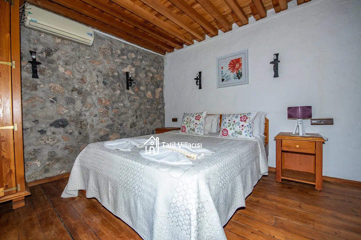 Villa Almond