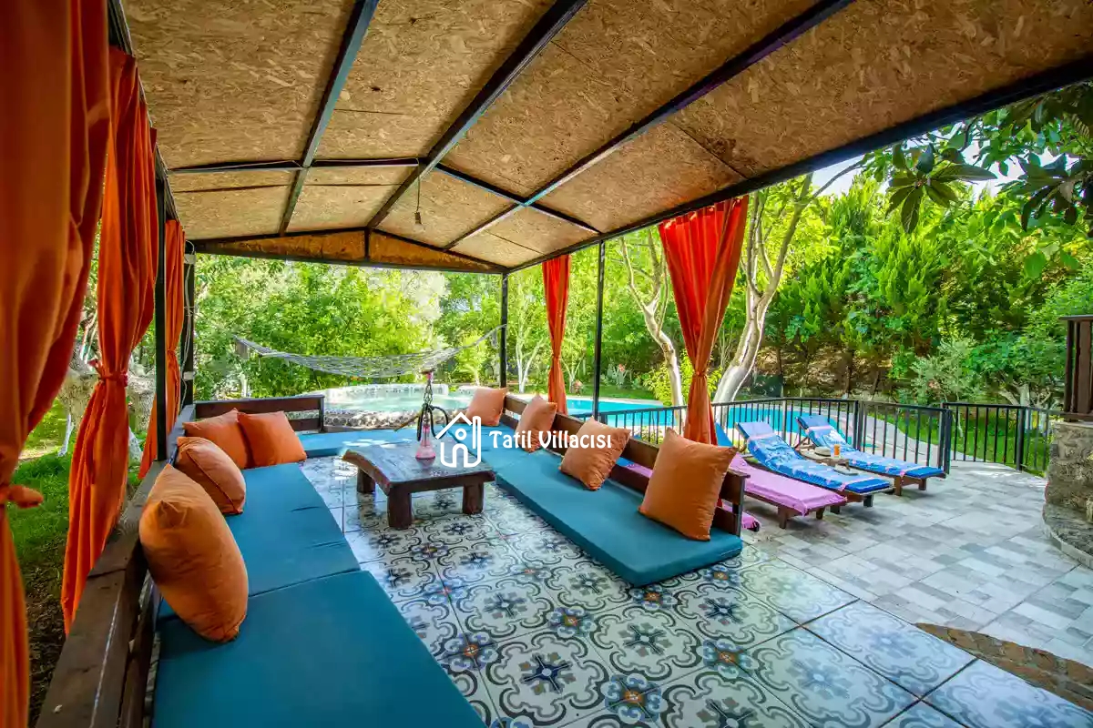 Villa Almond