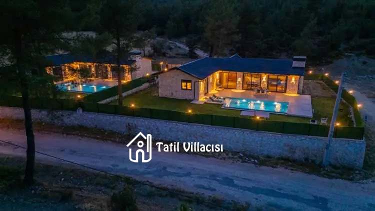 Villa Casaba Uğrar