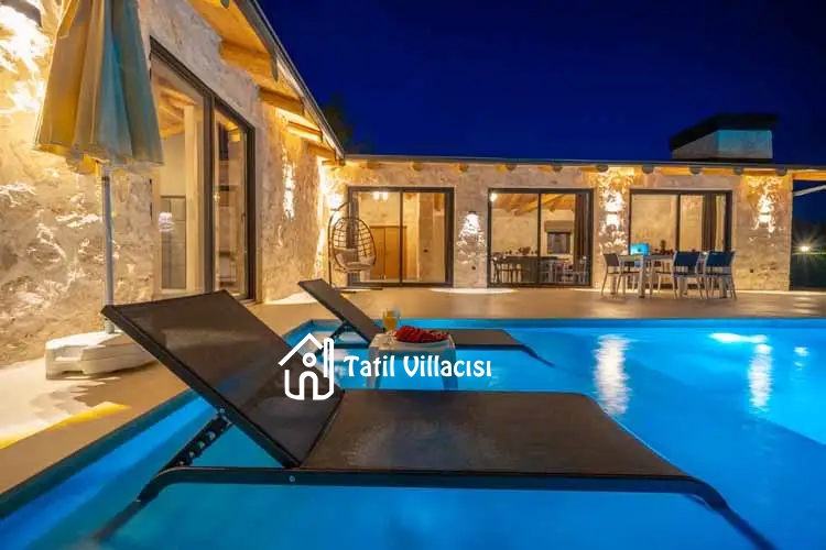 Villa Casaba Uğrar