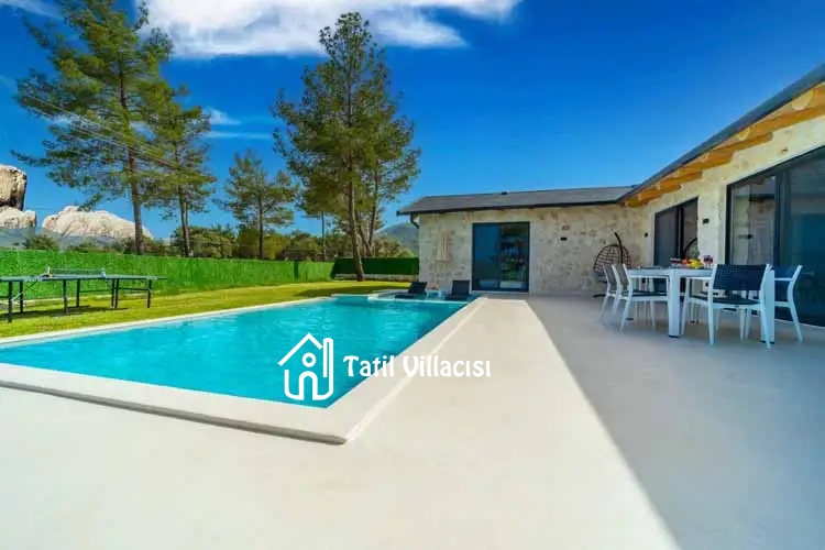 Villa Casaba Uğrar