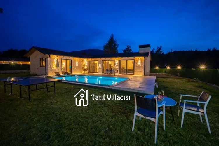 Villa Casaba Uğrar