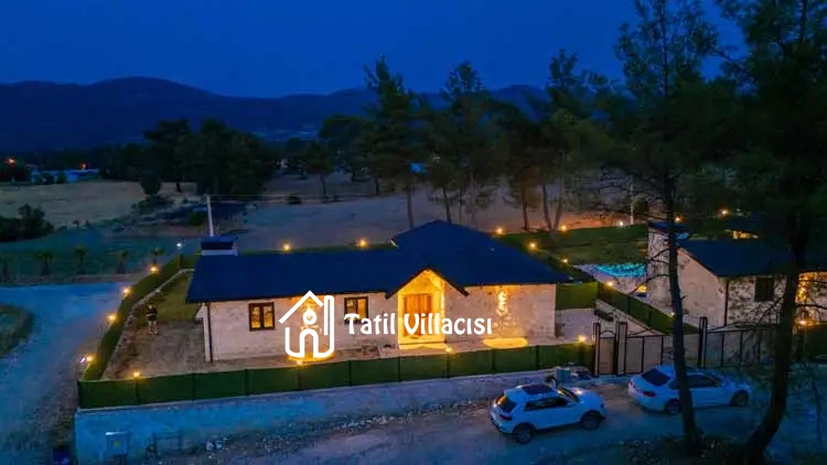 Villa Casaba Uğrar