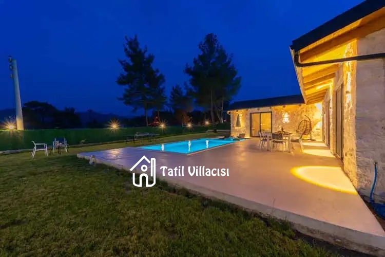 Villa Casaba Uğrar