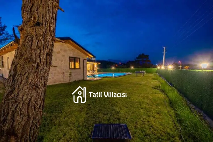 Villa Casaba Uğrar