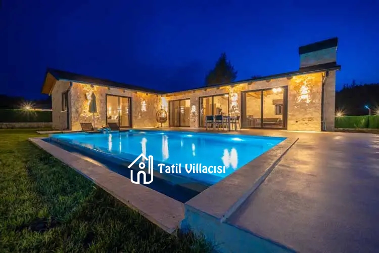 Villa Casaba Uğrar