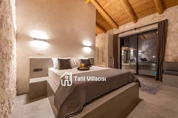 Villa Casaba Uğrar