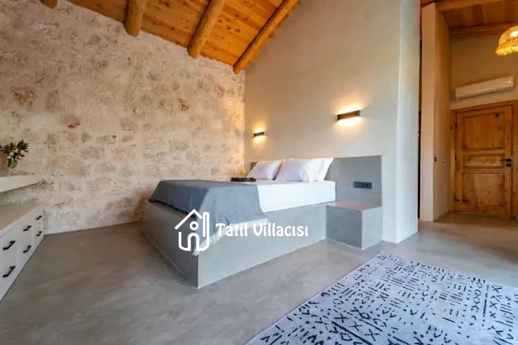 Villa Casaba Uğrar