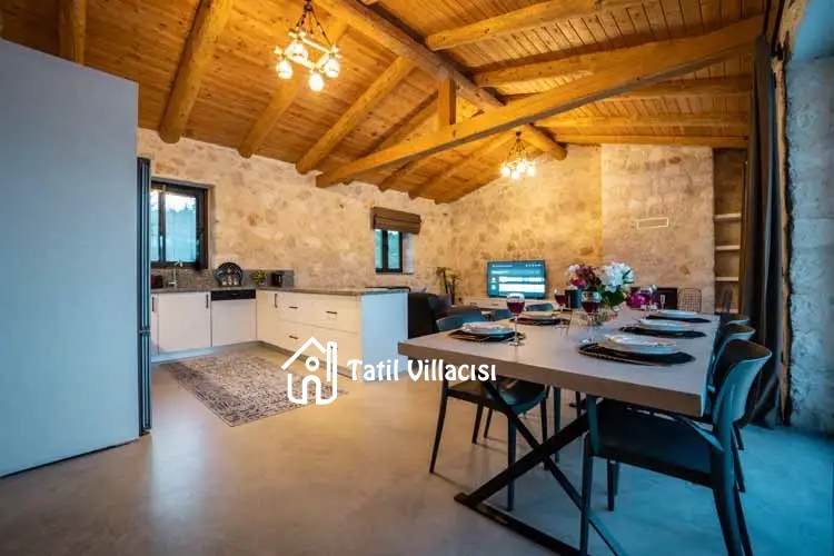Villa Casaba Uğrar