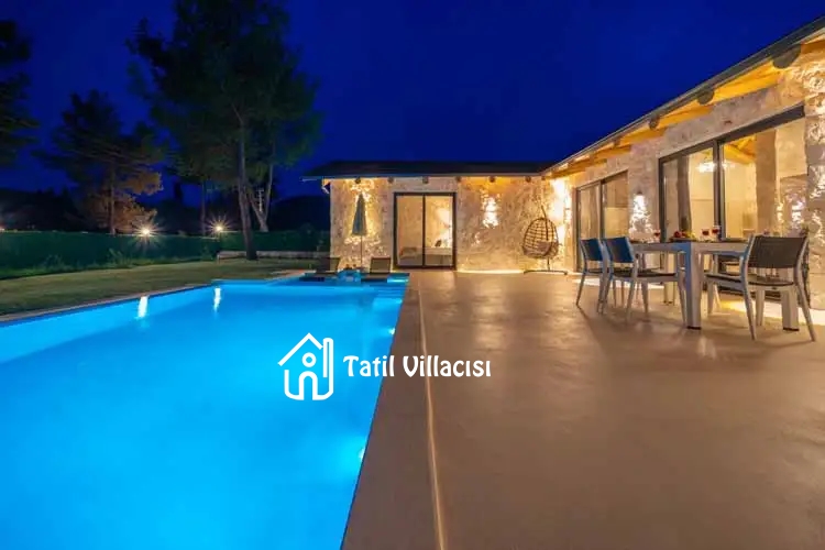 Villa Casaba Uğrar
