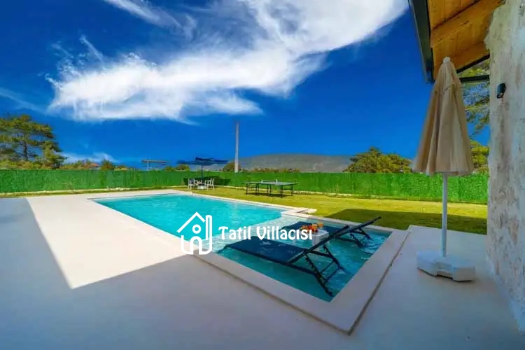 Villa Casaba Uğrar