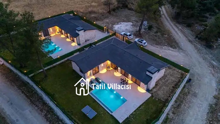 Villa Casaba Uğrar