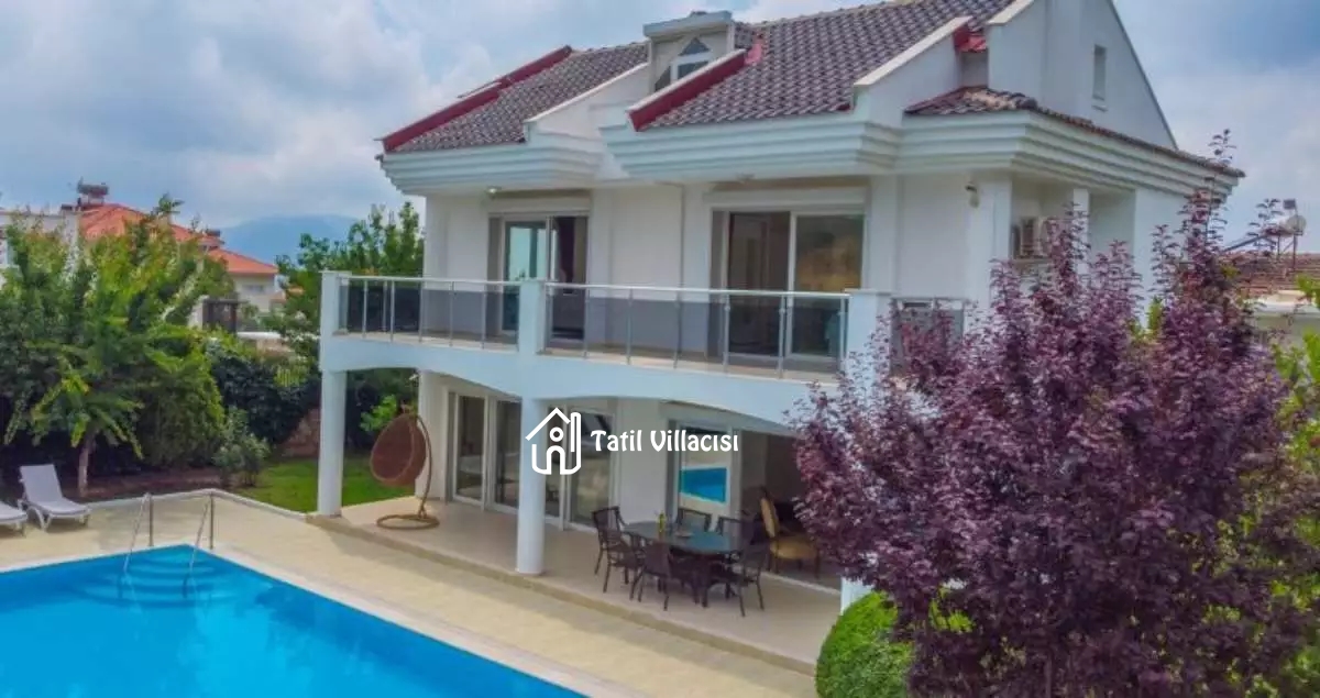 Villa Crown 2