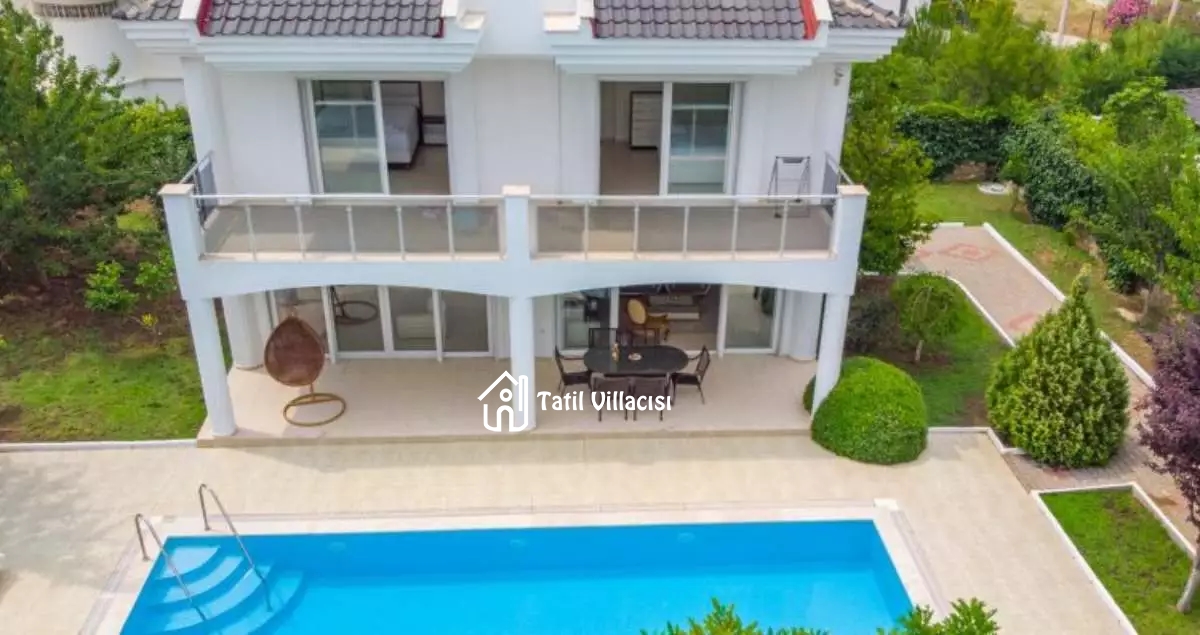 Villa Crown 2