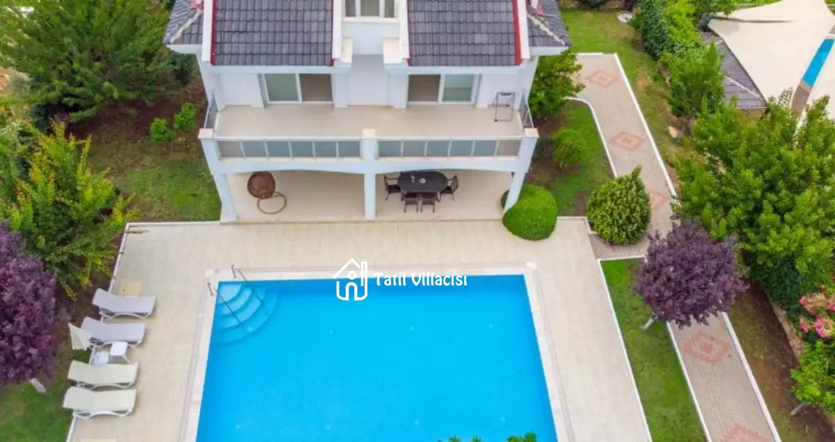 Villa Crown 2