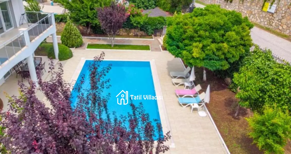 Villa Crown 2