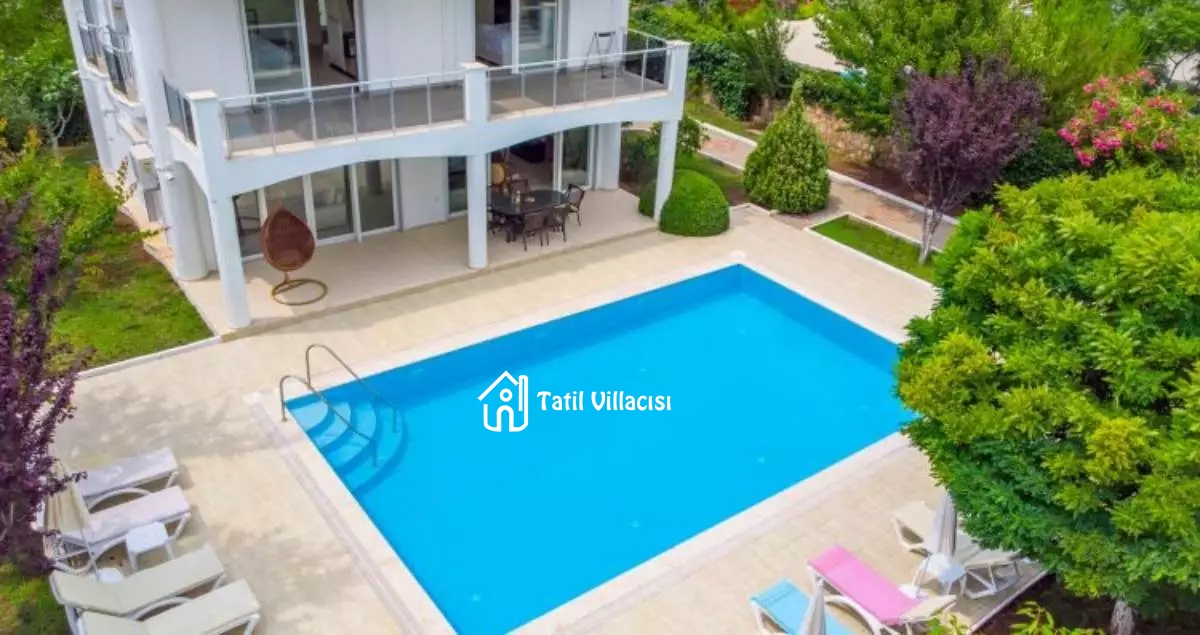 Villa Crown 2