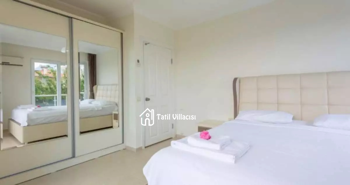 Villa Crown 2