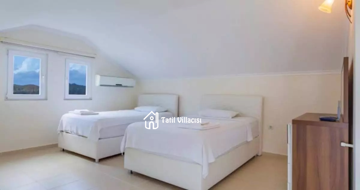 Villa Crown 2
