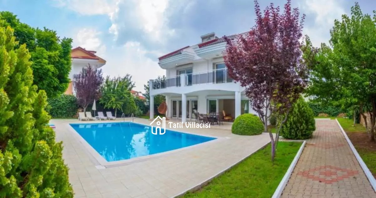Villa Crown 2