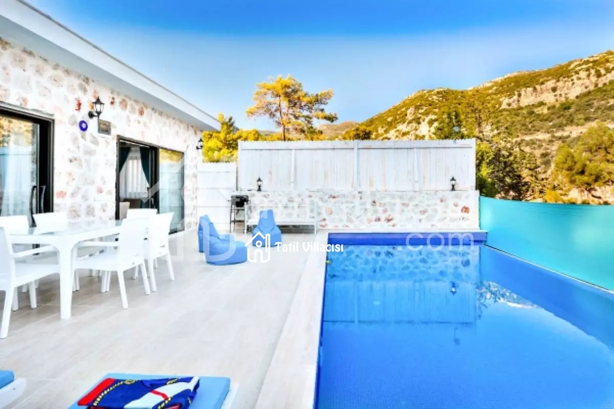 Villa Ella 2