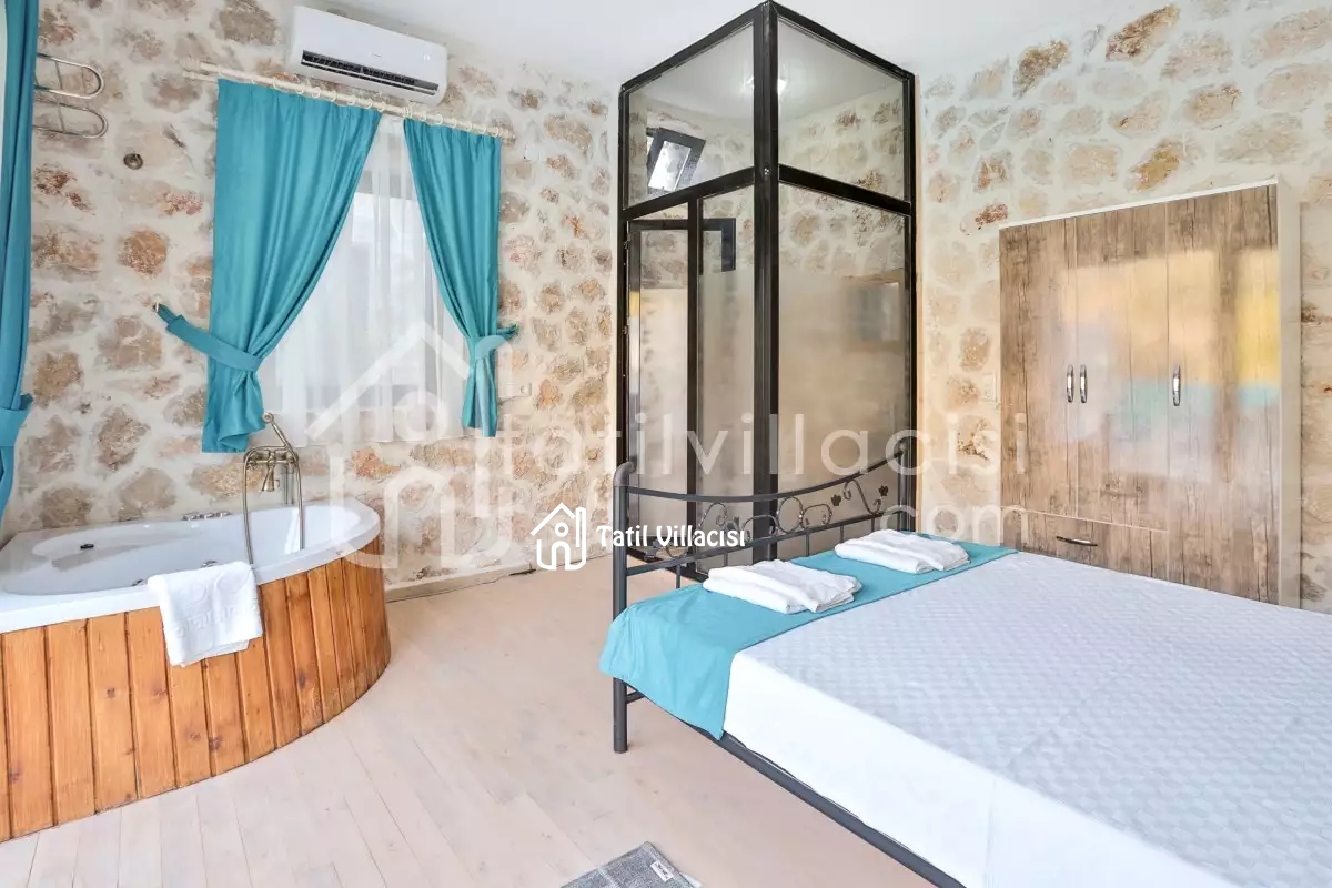Villa Ella 2
