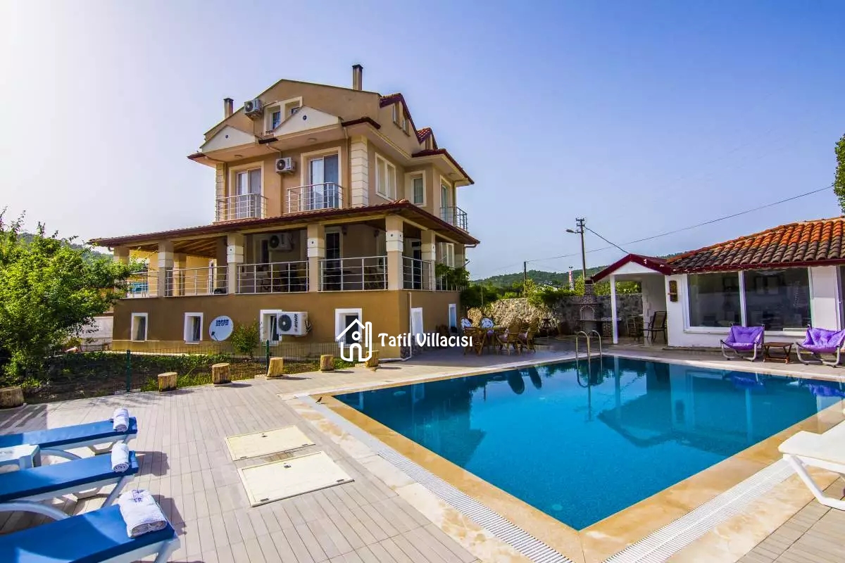 Villa Felisya