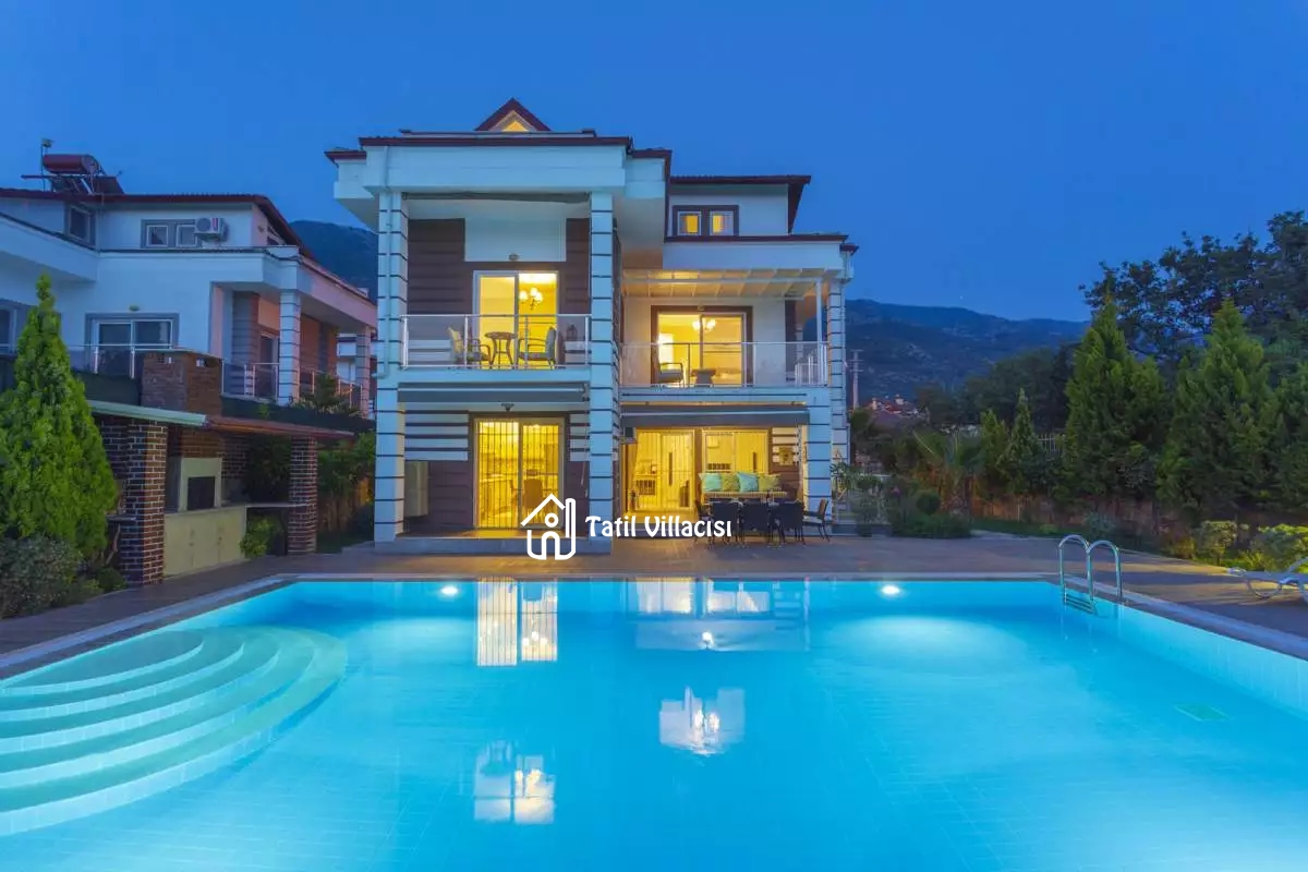Villa Four Season 5