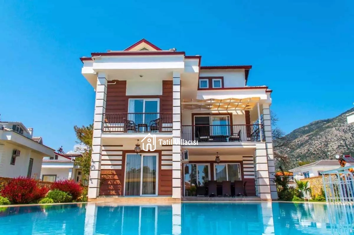 Villa Four Season 6