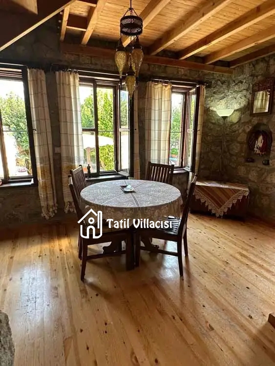Villa Lynn