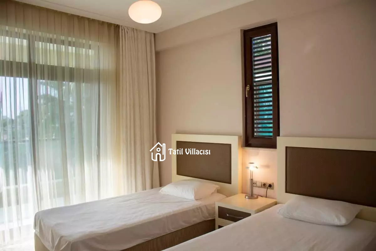 Villa Gold City 1