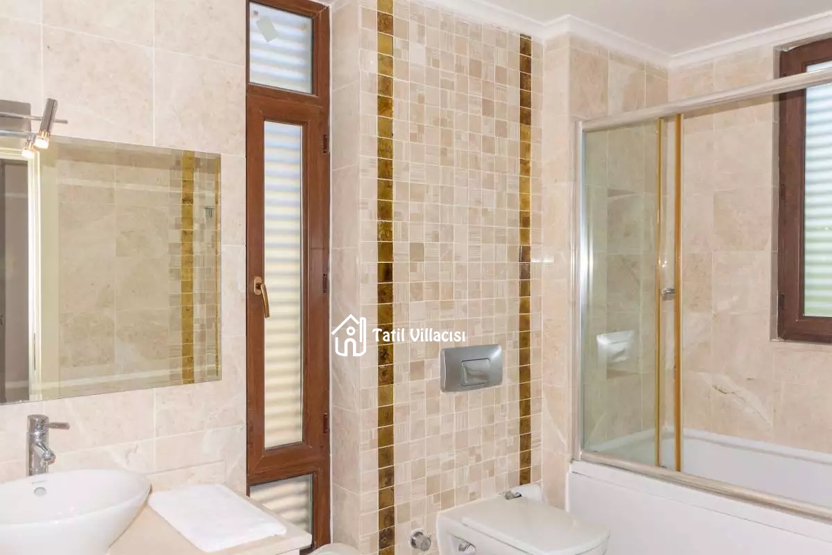 Villa Gold City 1