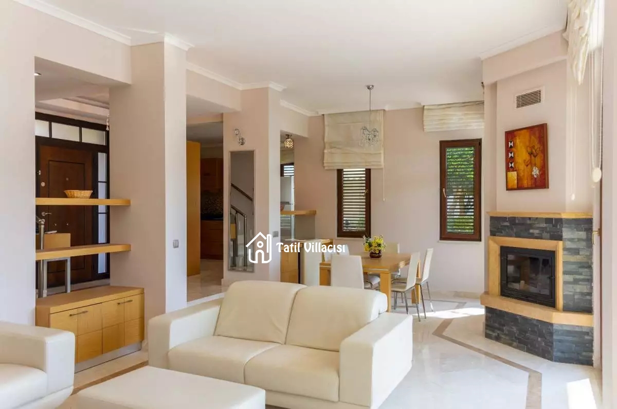 Villa Gold City 1