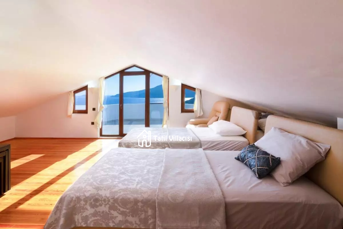 Villa Gold