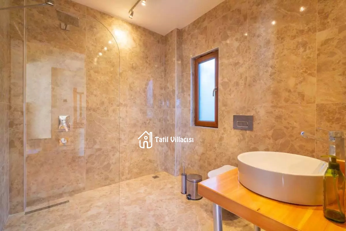 Villa Gold