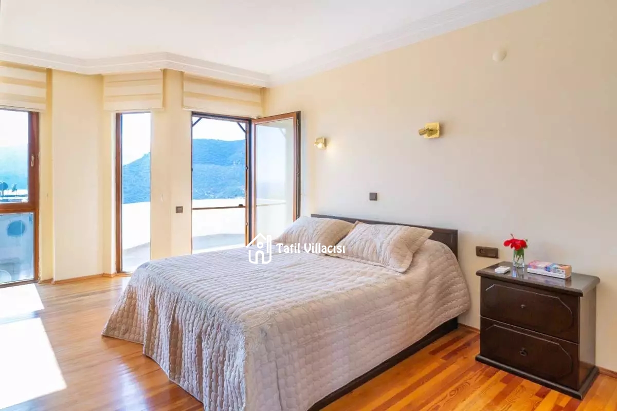 Villa Gold